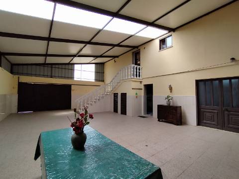 Moradia T3+T2 e terreno na Malhada de Cima, Cantanhede