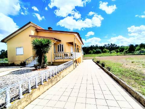 Moradia T3+T2 e terreno na Malhada de Cima, Cantanhede