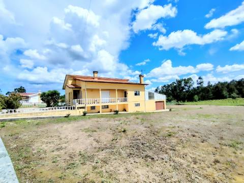 Moradia T3+T2 e terreno na Malhada de Cima, Cantanhede