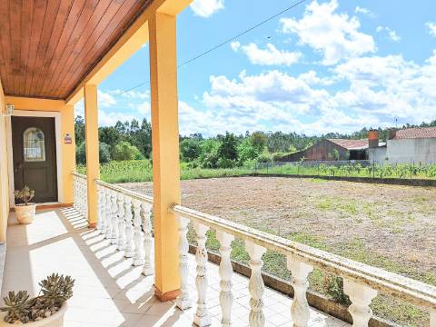 Moradia T3+T2 e terreno na Malhada de Cima, Cantanhede