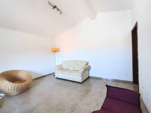 T2 para arrendamento em andar de moradia - Tranquilidade e funcionalidade