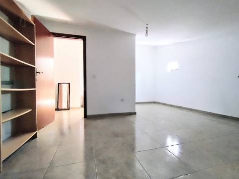 T2 para arrendamento em andar de moradia - Tranquilidade e funcionalidade