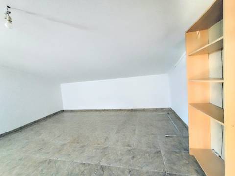 T2 para arrendamento em andar de moradia - Tranquilidade e funcionalidade