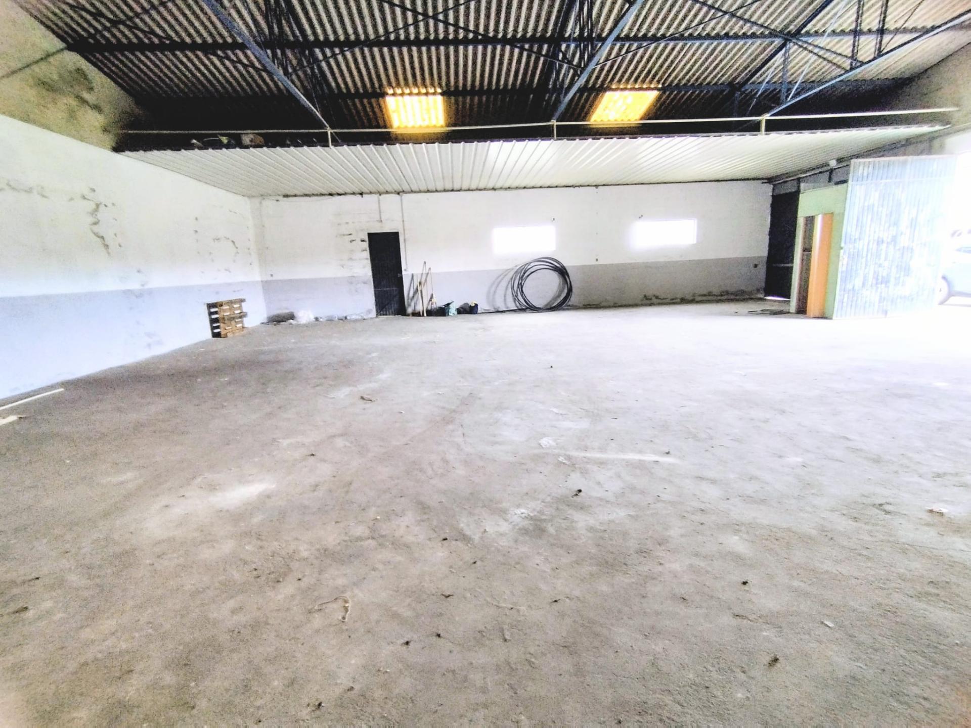 Armazem 200m², proximo ZI Vila Verde