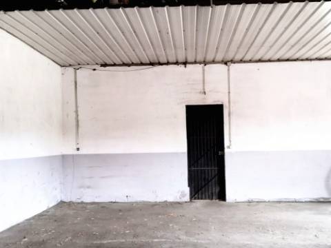 Armazem 200m², proximo ZI Vila Verde