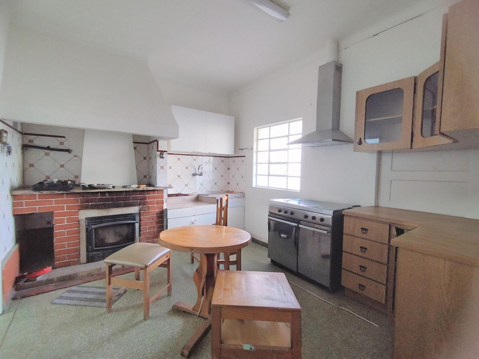 Moradia T3 com Jardim, Quintal, Garagem e anexos - Mamarrosa