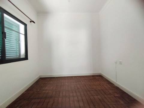 Moradia T3 com Jardim, Quintal, Garagem e anexos - Mamarrosa