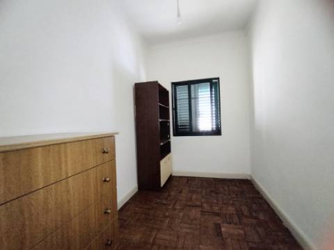 Moradia T3 com Jardim, Quintal, Garagem e anexos - Mamarrosa