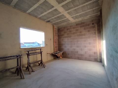 Moradia T4 - Troviscal / Oliveira do Bairro - Conforto, Espaço e Localização Privilegiada.