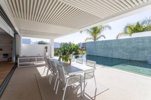 Contemporary 5-Bedroom Villa in Vilamoura - Perfect for Modern Living