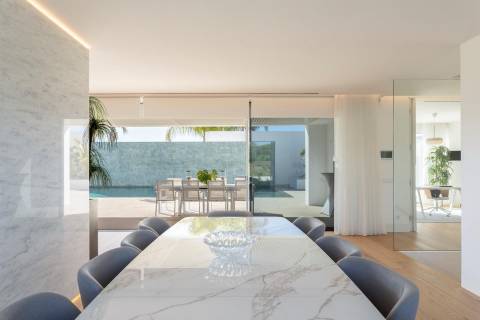 Contemporary 5-Bedroom Villa in Vilamoura - Perfect for Modern Living