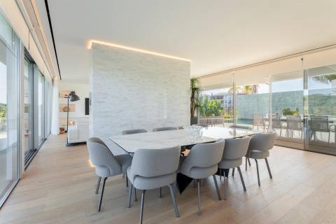 Contemporary 5-Bedroom Villa in Vilamoura - Perfect for Modern Living