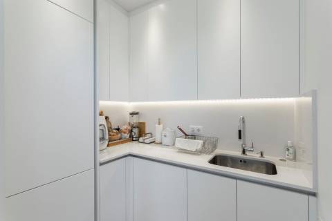 Contemporary 5-Bedroom Villa in Vilamoura - Perfect for Modern Living