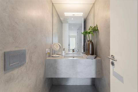 Contemporary 5-Bedroom Villa in Vilamoura - Perfect for Modern Living