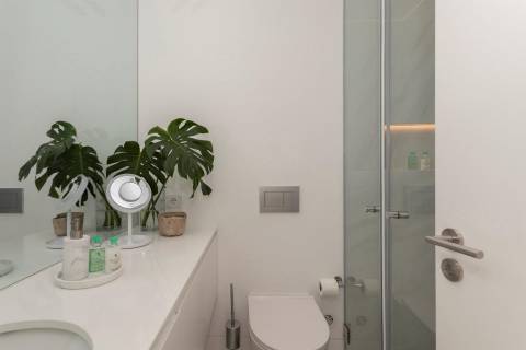 Contemporary 5-Bedroom Villa in Vilamoura - Perfect for Modern Living