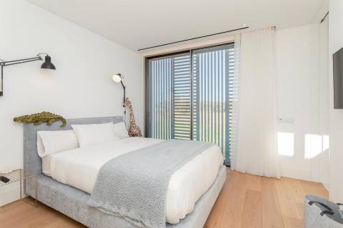 Contemporary 5-Bedroom Villa in Vilamoura - Perfect for Modern Living