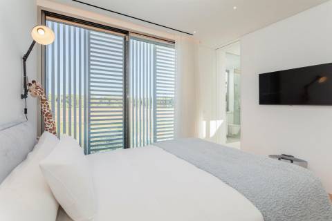 Contemporary 5-Bedroom Villa in Vilamoura - Perfect for Modern Living