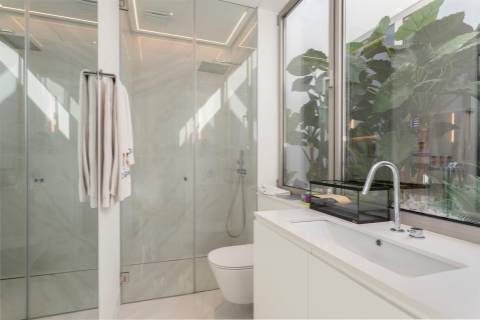 Contemporary 5-Bedroom Villa in Vilamoura - Perfect for Modern Living