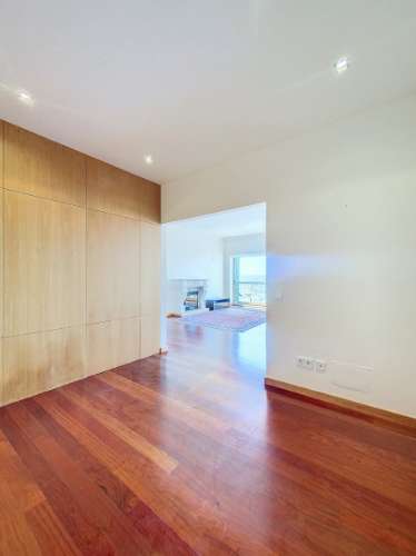 Apartamento T5 para Arrendamento no Centro de Ovar