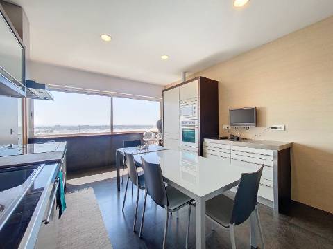 Apartamento T5 para Arrendamento no Centro de Ovar