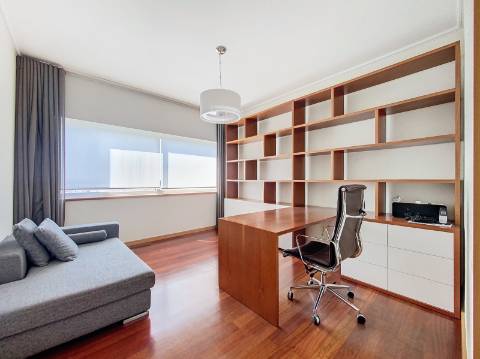 Apartamento T5 para Arrendamento no Centro de Ovar