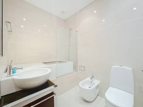 Apartamento T5 para Arrendamento no Centro de Ovar