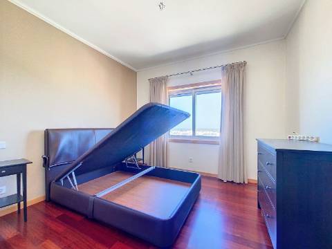 Apartamento T5 para Arrendamento no Centro de Ovar