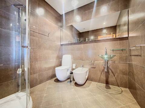 Apartamento T5 para Arrendamento no Centro de Ovar