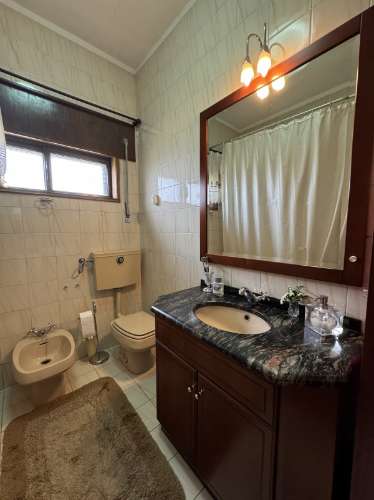 Moradia independente de dois andares em Figueiró, Amarante.
