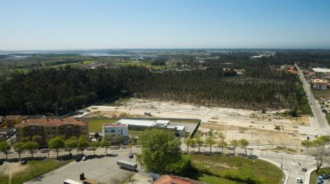 Lote de terreno para construção de moradia unifamiliar de Rc e/ou dois pisos - Ovar