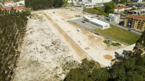 Lote de terreno para construção de moradia unifamiliar de Rc e/ou dois pisos - Ovar