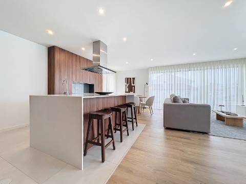 Apartamento T3+1 Duplex para Arrendar