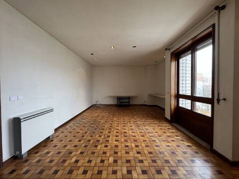 T4 no Centro da Póvoa de Varzim - Excelente Investimento!