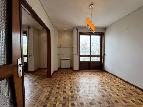 T4 no Centro da Póvoa de Varzim - Excelente Investimento!