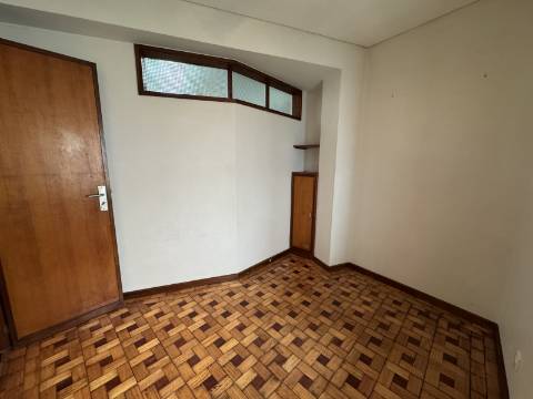 T4 no Centro da Póvoa de Varzim - Excelente Investimento!