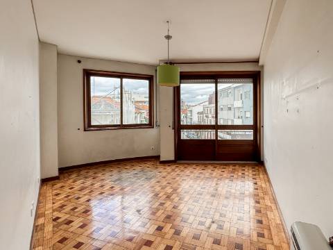 T4 no Centro da Póvoa de Varzim - Excelente Investimento!