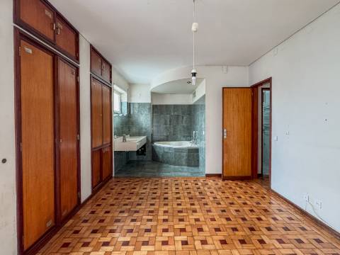 T4 no Centro da Póvoa de Varzim - Excelente Investimento!