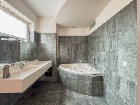 T4 no Centro da Póvoa de Varzim - Excelente Investimento!