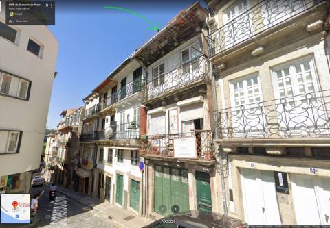 Predio na rua do comercio do Porto