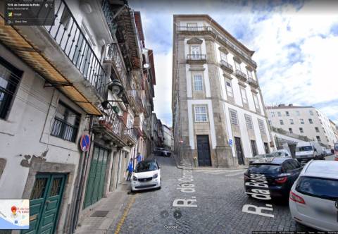 Predio na rua do comercio do Porto