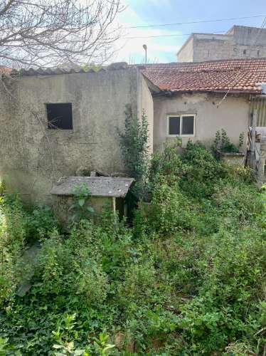 Moradia para Renovar com Jardim em Bonfim,