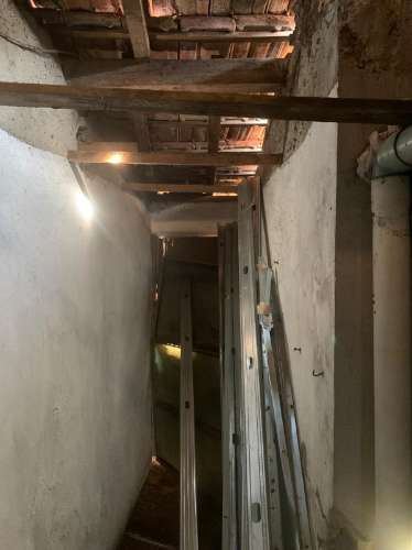 Moradia para Renovar com Jardim em Bonfim,