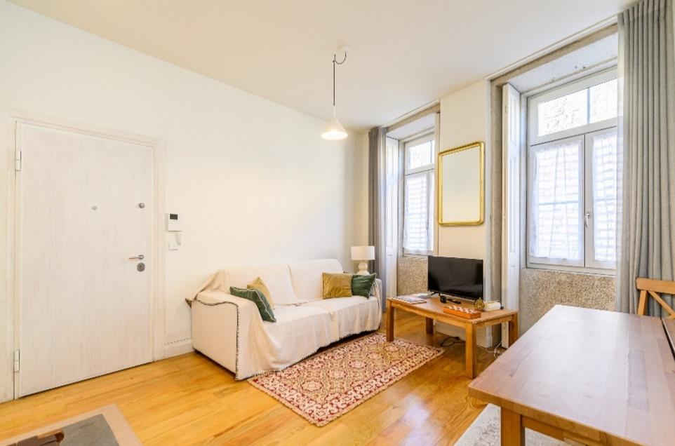 Uma Joia Renovada em Gaia: A Sua Futura Casa ou Investimento Ideal!