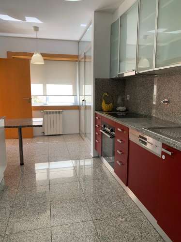 Para alugar - Apartamento T3 Duplex de luxo junto ao Douro