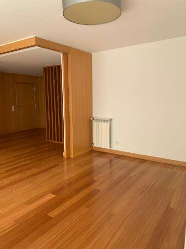 Para alugar - Apartamento T3 Duplex de luxo junto ao Douro