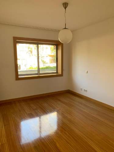 Para alugar - Apartamento T3 Duplex de luxo junto ao Douro