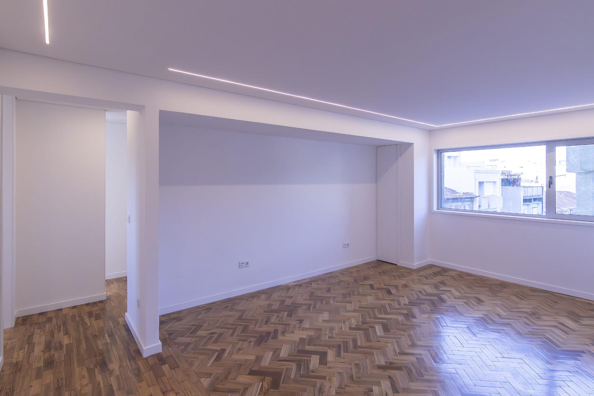 Apartamento T4 Excecional no Porto - Totalmente Renovado e Pronto a Habitar