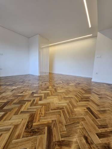 Apartamento T4 Excecional no Porto - Totalmente Renovado e Pronto a Habitar