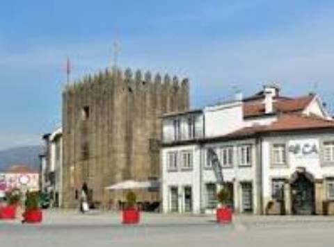 Apartamento T1 de Exceção - R/C com Terraço e Jardim - No Coração de Ponte de Lima