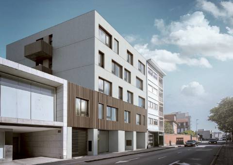 Apartamento T3 com garagem